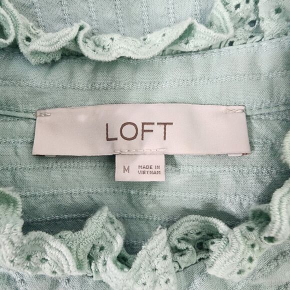 Loft Womens Blouse Medium Mint Green Lace Pleated Button Down Textured Long Slv - Picture 7 of 9
